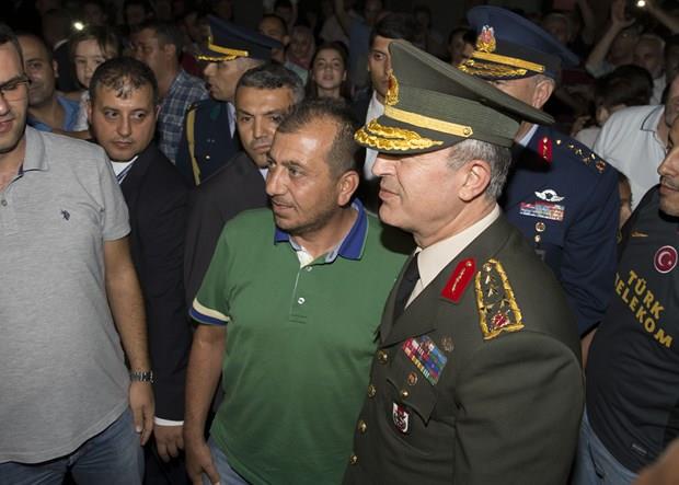 Olunun ehadet haberinin, cumartesi akam saatlerinde verildiini anlatan anne Ertrk, oluyla en son 11 Haziran'da birlikte yemek yediklerini syledi. Anne Ertrk, son grmelerini de telefonla yaptklarn belirterek, olunun "Anne merak etme." dediini anlatt.