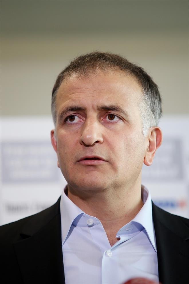 Gazeteci Ekrem Dumanl