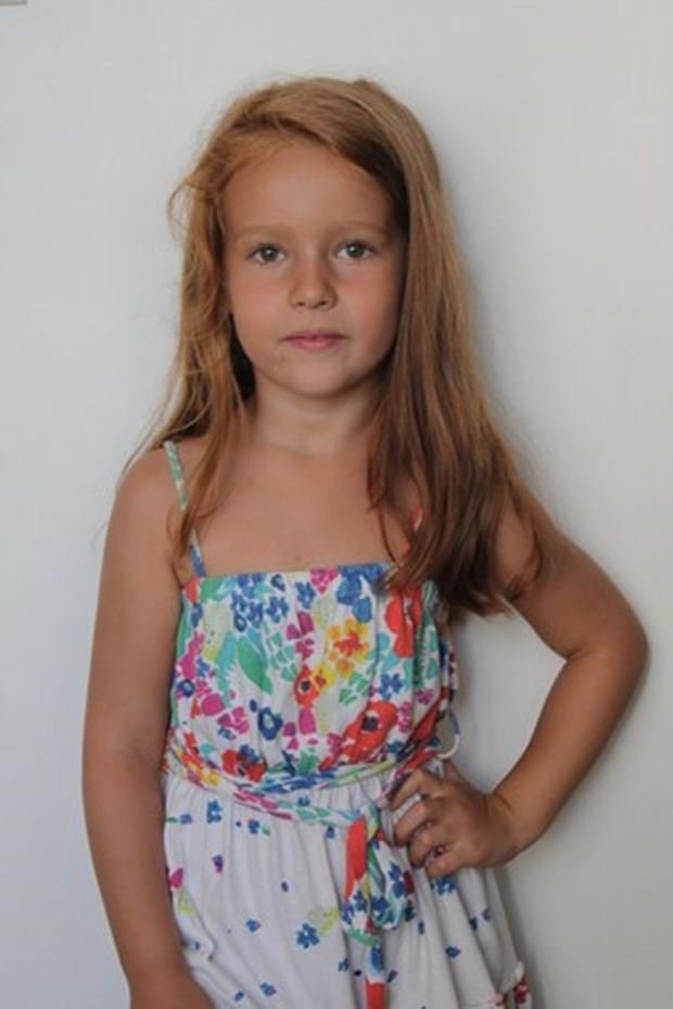 Kiralk Ak dizisindeki Defne, Elin Sangu ile oynamay ok isterim. Ama byynce drama retmenlerim gibi oyuncular olmak isterim.