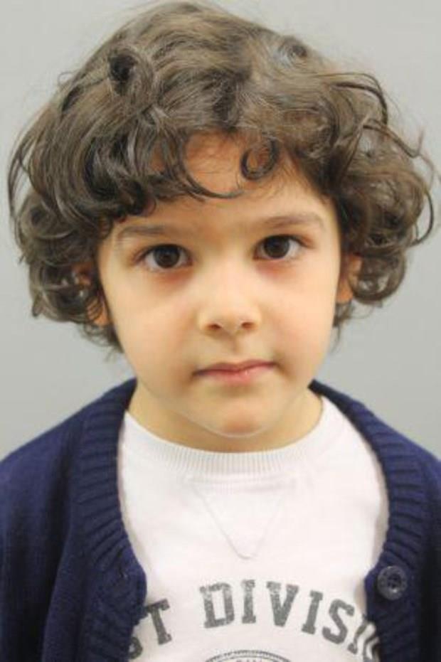 Oyunculuu ok seviyorum. Yetenei olan ve zevk alan herkesin meslek olarak olmasa bile en azndan hobi olarak oyunculuk yapabilir. Ben cerrah olmak istiyorum. Ama oyunculuu da brakmak istemiyorum.