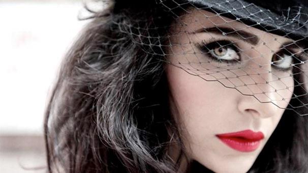 Tarihe geen Yenikap mitingine katlmayacan aklarken &#8220;Byle bir ovun iinde olmayacam&#8221; diyen arkc Sla, ald tepkilere yant verdi.