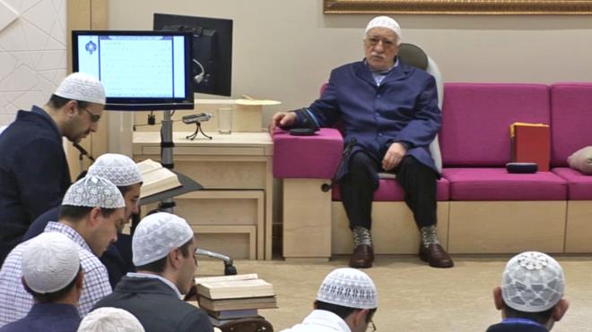 9- 17-25 Aralk darbe giriiminden sonra terristban Pensilvanya'da ziyaret edenler.