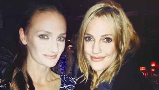 Uzerli, "ocukluumdan beri Trke diline ve ondaki scak ses zelliklerine ainaym. Trk mziini de arklarm Trke sylemeyi de seviyorum. Kalbim ve ruhum kendisini bu dilde zel bir biimde ifade edebiliyor" diyor.