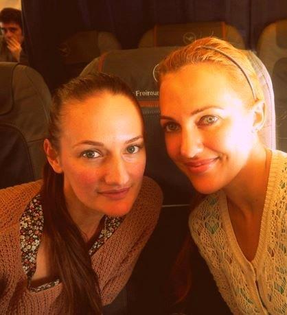 nl oyuncunun ablas Canan Uzerli, ten Gelen Ses &#8211; Die Stimme aus dem Inneren adl drt arklk bir maxi single kard.