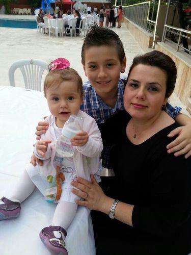 &#8220;Ben kzma bir ey yapamadm, kzm bana yardmda bulundu&#8221; diyen baba Remzi Gnde&#8217;in kz Ebru Gnde&#8217;ten her ay 5 bin TL para yardmnda ald da program yorumcular tarafndan dile getirildi.