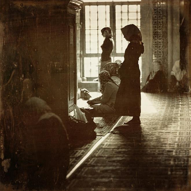 FET EVNDEK FRELEME    Gndem geliyor demitim ya... Onlar not alyorsunuz, ok dikkatli not almanz gerekiyor. rnein, rencinin namazn ya da okulunu takip edeceksiniz. Onlar kendine gre kodlaman gerekiyor. Ak bir ey yazarsan ceza alrsn. Bakas anlamaz nk o benim kodlamam. Mesela namaz spor diye geer. Ben Glen&#8217;i kendim anlayaym diye &#8216;F&#8217; yazardm, &#8216;G&#8217; yazardm, herkes kendince yazard.