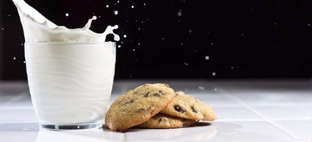 Ball stn zerine biraz tarn serperek yannda az miktarda badem yerseniz uykuya dalmanz kolaylar