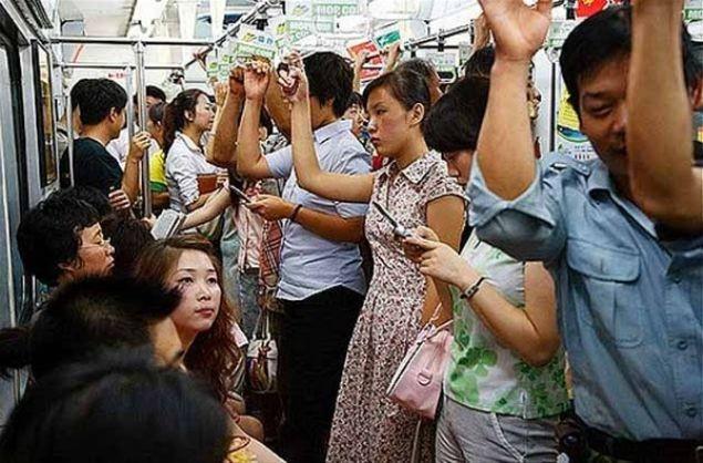 Tren ve metro sahtekarl  <br>  Yaygn olduu ehirler: Avrupa (genel)<br>    Kalabalk tren ve metrolarda ok sayda yankesici vardr.