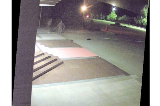 Terzi&#8217;nin yannda bulunan cuntaclar, Halisdemir&#8217;in arkasndan ate at. (Grnt: Halisdemir komutanlk girii nne getiriliyor.02.21:00)