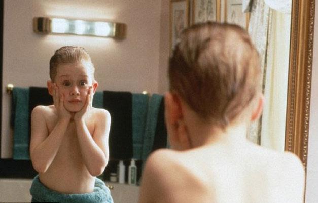 Henz 10 yandayken rol ald Evde Tek Bana (Home Alone) filmiyle hafzalara kaznan Macaulay Culkin, nceki gn New York'ta The Jim Gaffigan Show'un ekimlerinde grtlendi.
