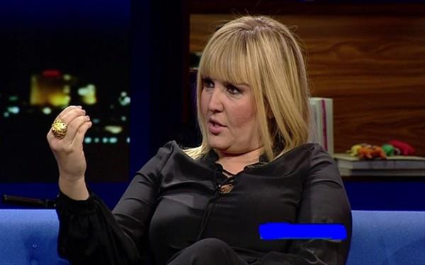 Bu yl en ok fazla kilolarndan kurtulmasyla gndemde olan Seda Akgl, u sralar Kanal D'nin izlenme rekorlar kran Ksmetse Olur adl yarma programn sunuyor.