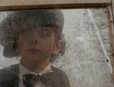 Artk 25 yanda olan ve oyunculua devam eden Batuhan Aydar, Samanyolu TV&#8217;de yaynlanan &#8220;tesiz nsanlar&#8221; dizisinde rol ald.