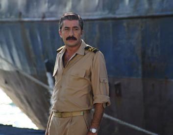 O gen adam yle Bir Geer Zaman ki dizisinde oynayan Erkan Petekkaya'dan bakas deil