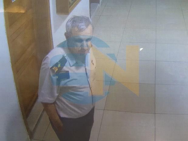 15 Temmuz'daki darbe giriimi srasnda Genelkurmay Karargah'nda yaananlara ilikin grntlere NTV ulat. Genelkurmay'n iinden yeni grntler; "Kendimi odaya kilitledim" diyen lhan Talu darbeci askerlerle