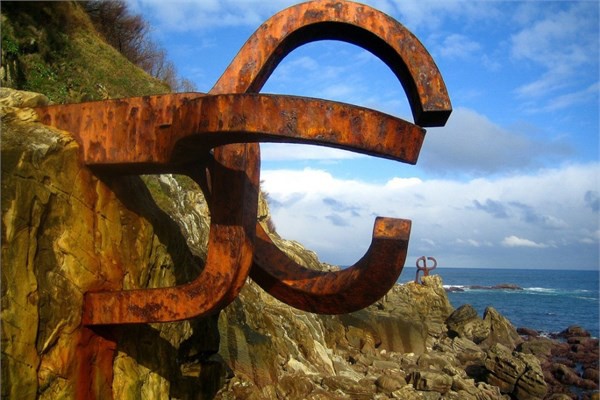 <p><b<spanya </b></p>    San Sebastian