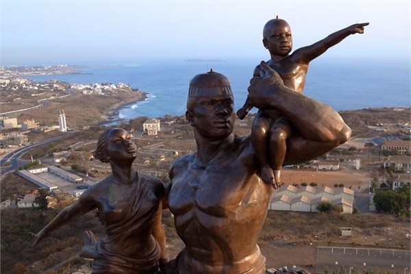 <p><b>Senegal </b></p>    Afrika Rnesans Ant - Dakar