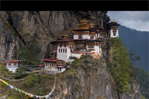 <p><b>Bhutan, Kuzey Hindistan </b></p>    Kaplan Yuvas Manastr- Paro Vadisi