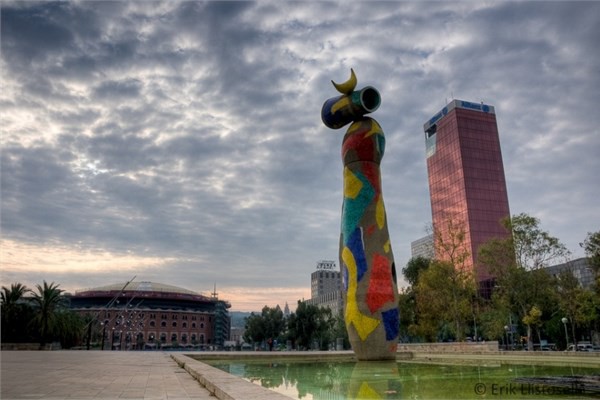 <p><b>spanya </b></p>    Dona i Ocell - Barselona