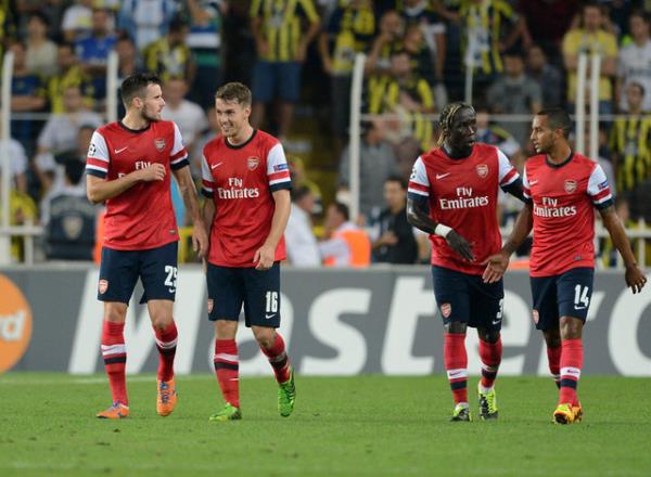 Man 77. dakikasnda Arsenal'n penaltdan bulduu golle fark 3'e karmasnn ardndan Emenike ile pozisyonlar reten sar-lacivertliler, gol atmay baaramad ve sahasndaki ilk ma 3-0 kaybederek, tur umutlarn byk lde yitirdi.