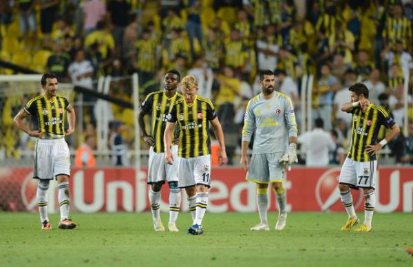 Karlamann 51. dakikasnda Gibbs'in ayandan bulduu golle ikinci yarya golle balayan Arsenal, rakip kalede arka arkaya bulduu gol pozisyonlarnn ardndan, 64. dakikada Ramsey ile fark 2'ye kard.