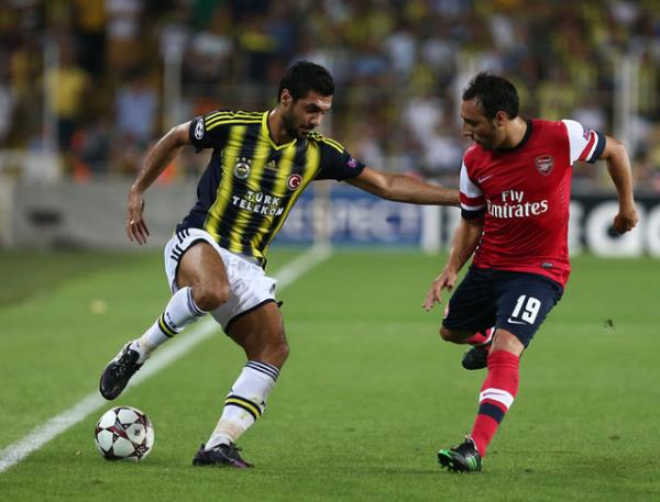 lk yarda taraftarnn youn desteine karn sahada kendisinden beklenen oyunu ortaya koyamayan Fenerbahe, soyunma odasna 0-0 beraberlikle gitti.