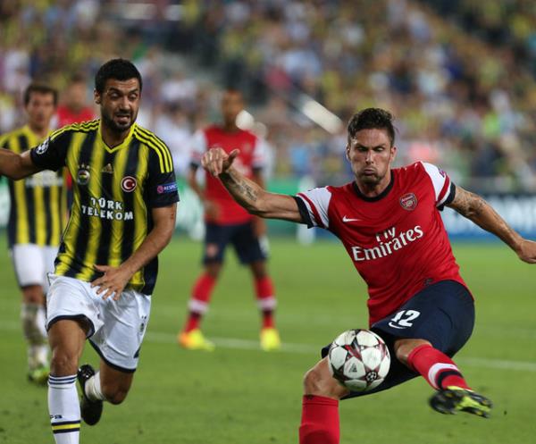 Kendi seyircisi nndeki mata rvan iin avantajl bir skor elde etmek isteyen Fenerbahe, ilk yarda rakibi karsnda etkili olamad.