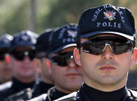 En son Salk Bakan Recep Akda 20 bine yakn personel istihdam edeceklerini duyurmutu. Babakan Yardmcs Numan Kurtulmu ise 10 bin polis alm yaplacan daha nce aklad.