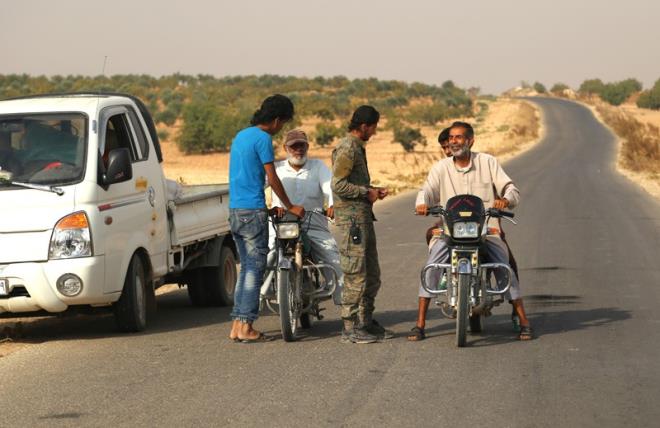 te yandan askeri kaynaklar Trk sava uaklarnn Cerablus'un gneyinde ID'in cephanelik ve komuta merkezi olarak kulland yeri imha ettiini aklad.