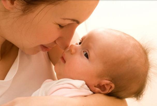 Gebelik olursa baz olgularda anne karnndaki bebekte kalp sorunlarna yol aarak bebek lmlerine neden olabilir. Bu nedenle Sjgren Sendromu olan hastalara zel takipler gereklidir.