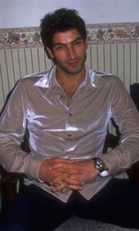 Sinema, spor, edebiyat ve siyaset dnyasnn nl isimlerinin genlik yllarna ait daha nce hi grmediiniz..   <br>  Kenan mirzalolu