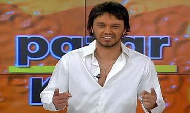 nl arkc Murat Boz'un katld bir TV programnda 2007 ylnda ekilen eski grntleri ekrana geldi. Eski grntlerini izleyince oke olan Murat Boz, &#8220;Salar Maslak Sanayi&#8217;de yaptrm gibiyim. ok ardm. Bu grntleri internette bile izlememitim. Salar lensmi o zaman. O gnlere geri dnmek isterdim. O zaman hatalar da yaptm, genlik dnemleriydi&#8221; dedi.