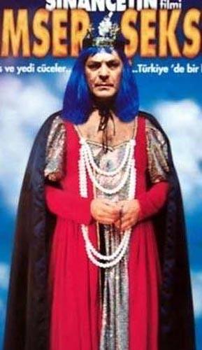 Trk sinemasnn 'sert' jn Kadir nanr, baroln oynad Komiser ekspir filminin afiinde.