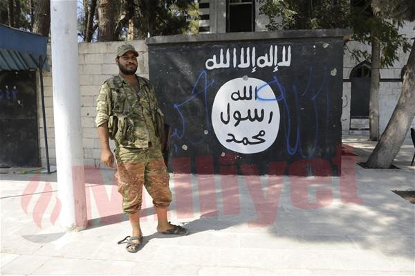 Basn mensuplarnn sorularn yantlayan Cerabluslular, ID varken hayatlarnn ok zor olduunu syledi. Bir Cerabluslu, "Her trl eyi yasakladlar. Bu yasaklara uymayanlar cezalandryorlard.