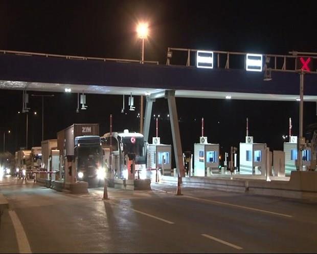 26 Austos'ta Cumhurbakan Recep Tayyip Erdoan'n aln yapt Yavuz Sultan Selim Kprs ve otoyolunda 6 gn sren cretsiz geilerin ardndan cretli geiler balad.