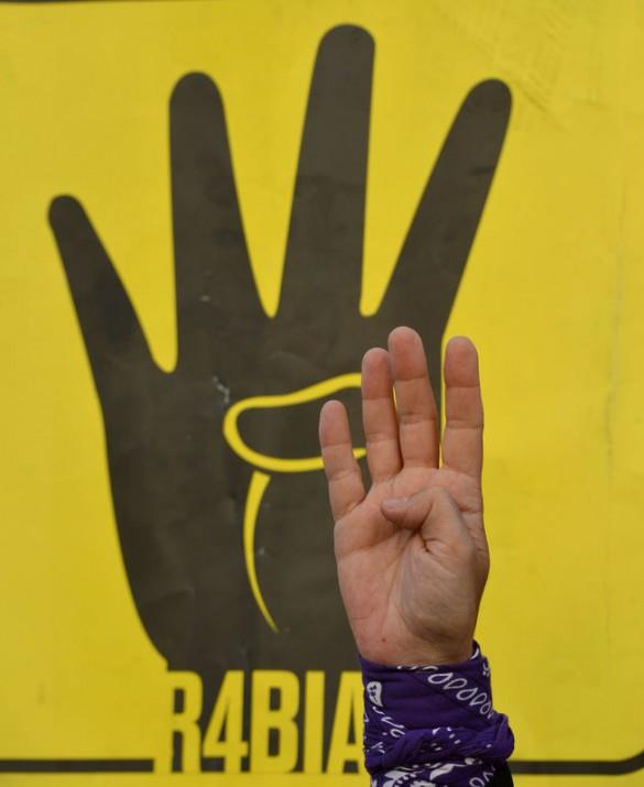 R4BIA insanla yeni bir soluktur.