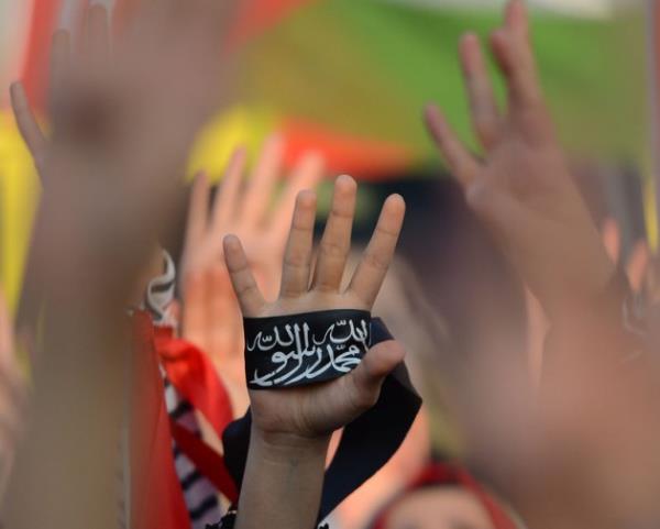 R4BIA Mslmanlarn yeniden dnya sahnesine kdr.