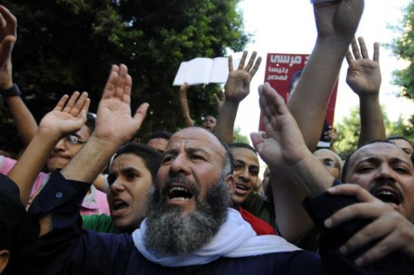 R4BIA elif gibi dik, Vav gibi mutevaz durutur.