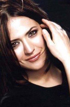 Haber bltenlerinde seyirciyle buluan haber spikerleri gzellikleriyle de dikkat ekiyor.