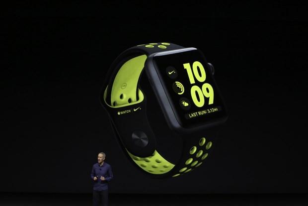 Apple ve Nike 2'nci nesil Apple Watch iin glerini birletirdi. ki irketin birlikte rettikleri modelin ad Apple Watch Nike Plus Yeni nesil Apple Watch ABD'de 369 dolardan balayan fiyatlarla raflardaki yerini alacak