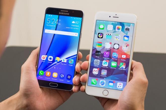 Samsung Note 7; 153.5 x 73.9 x 7.9 mm boyutlarnda ve 168 gram arla sahip. iPhone 7 Plus ise 158.2 x 77.9 x 7.3 mm ebatlarnda ve 188 gram arlnda.