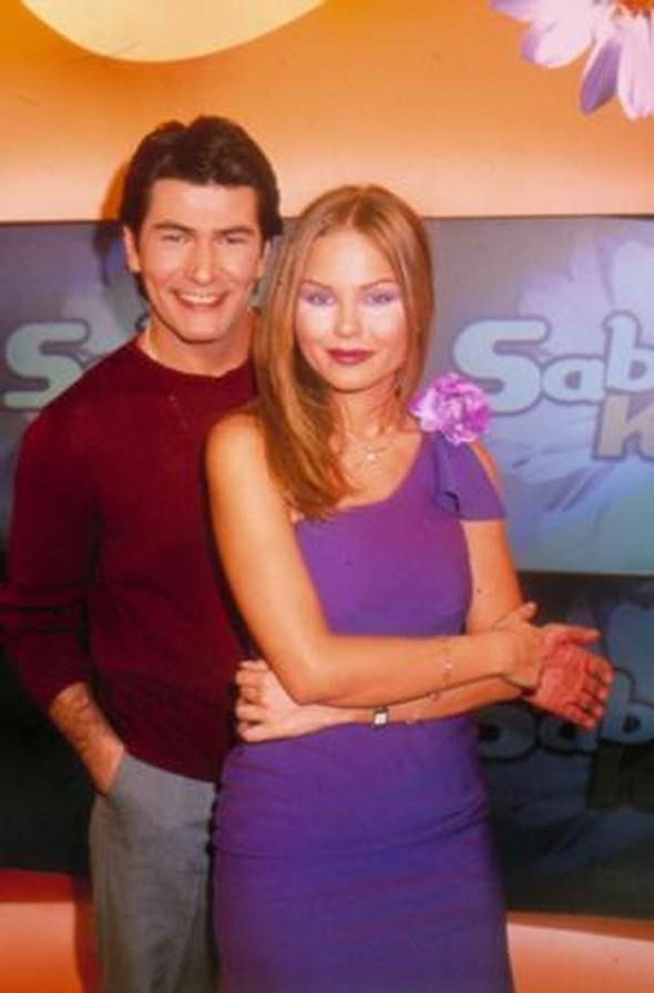 Dnemin en ok izlenen sabah kua programlar arasnda yerini alan yapm, Vatan amaz'n askerlii nedeniyle bitti.