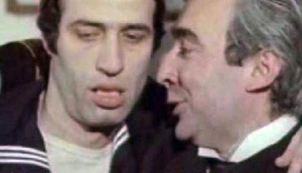 Daha ok kyl tiplemeleri ile izleyici karsna kan Sunal ve en'in Kibar Feyzo, Hababam Snf, pler Kral bata olmak zere bir ok projede yer ald.