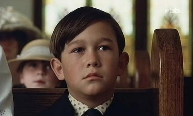 Joseph Gordon-Levitt  <p>  Bizi Ayran Nehir (1992)