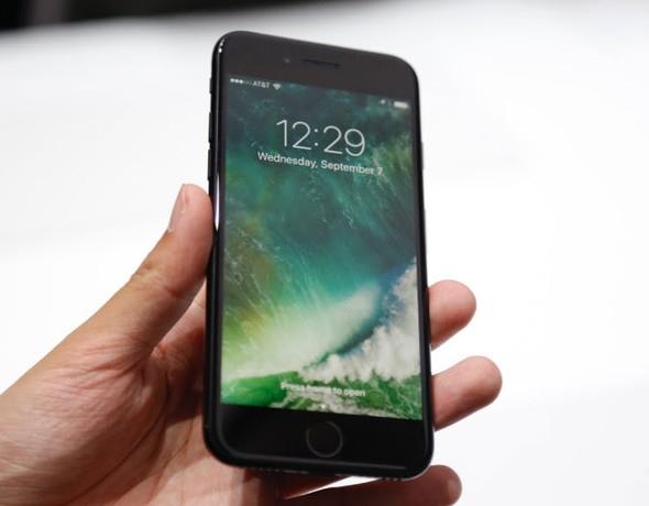 iOS 10 k tarihi olan 13 Eyll ile birlikte iPhone 5 ve st iPhone modelleri, altnc nesil iPod touch, iPad mini 2 ve st iPad mini modelleri, drdnc nesil iPad ve ardndan gelen iPad Pro ve iPad Air modellerine yklenebilecek.