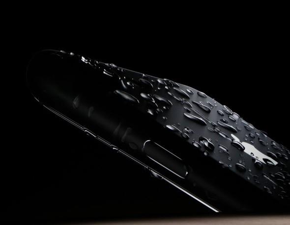 Apple&#8217;n iOS 10&#8217;daki deiikliklerinin en nemli yansmalar ise yerleik uygulamalarda grlyor. Fotoraflar, Telefon, Harita, Mzik, Haber, Home ve Mesajlar uygulamalar iOS 10 ile birlikte yenileniyor. Bu uygulamalar iinde yenilikten en byk pay Mesajlar alyor.