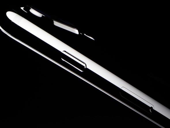 Kullanclar iPhone&#8217;da kopyaladklar fotoraf ve yazlar, Mac&#8217;te bir belgeye veya alana yaptrabiliyor. Bylelikle mobil cihazlardan Mac&#8217;e ierik aktarmnn kolaylamas amalanyor.