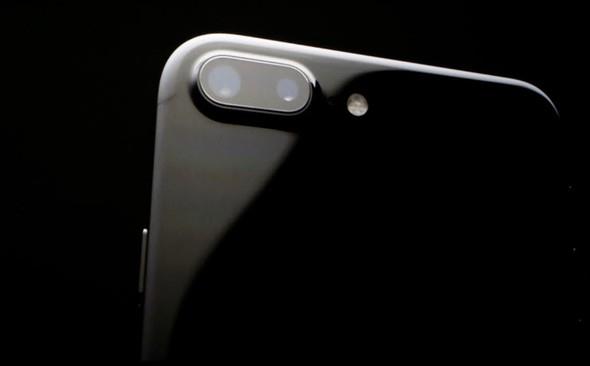 Siri&#8217;nin gelitiricilere almas ise dijital asistana WhatsApp zerinden mesaj gnderme veya Uber&#8217;den bir ara arma gibi yetenekler kazandryor.