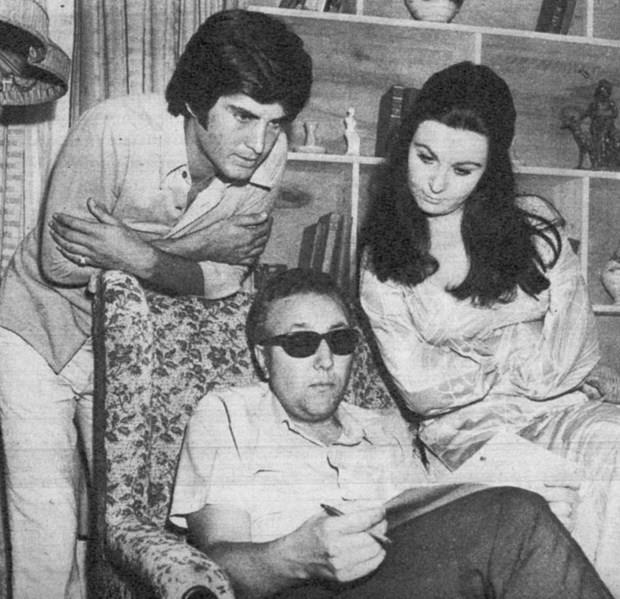 Yeilam'n 'cici ocuu' olarak bilinen Akan, 1977 ylnda Zeki kten'in ynetmenliini stlendii, barollerini Melike Demira ve Tuncel Kurtiz ile paylat &#8220;Sr&#8221; adl filmde oynad.