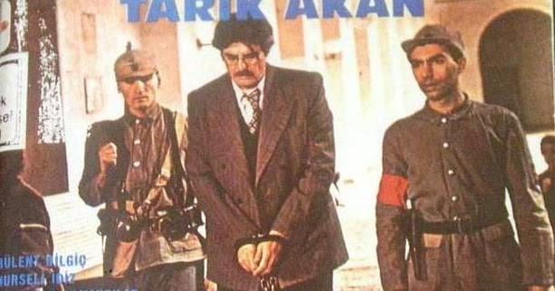 1990 ylnda baroln oynad Karartma Geceleri adl film Yeilam'n klasikleri arasnda yer almtr. Tark Akan, Altn Portakal Film Festivali adl dl yarmasnda yedi dl alan tek erkek oyuncudur.