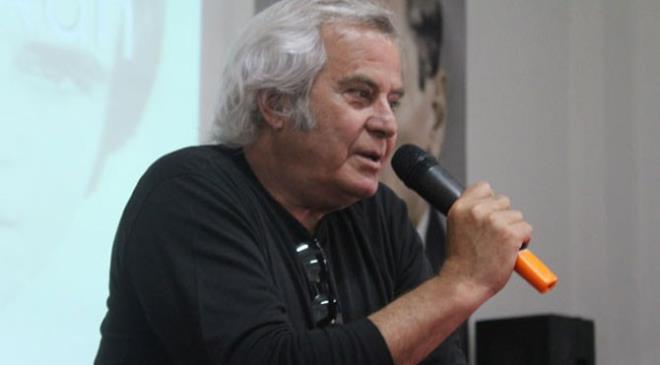 TAKSCLK YAPTI, CEZAEVNE GRD<p>    Sinemacln kt gittii 1978-1981 yllar arasnda ticari taksi alarak kiralama sistemi ile ticaret hayatna devam etti. Tark Akan, 1980 ylnda 12 Eyll Darbesi'nde 12 yl hapis cezas ile yarglanm ancak 2.5 ay hcre hapsi cezas almtr.